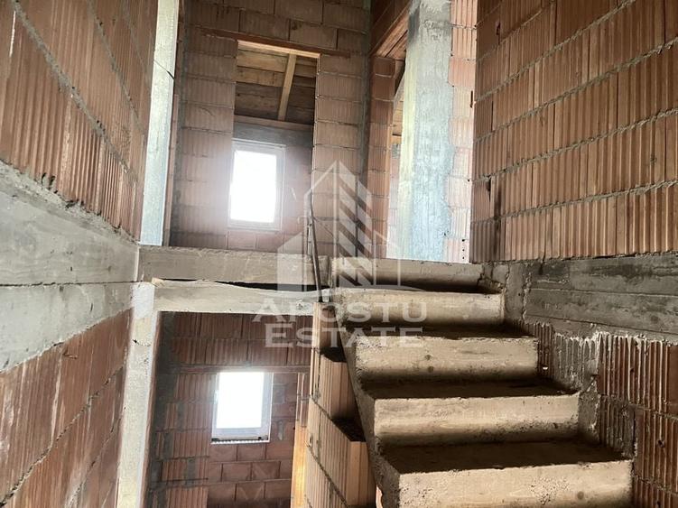 Casa individuala la rosu, teren 700mp, Giarmata - 14