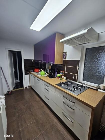 Casa pe parter 3 camere, teren 390 mp. Stefanesti , stradal - 2