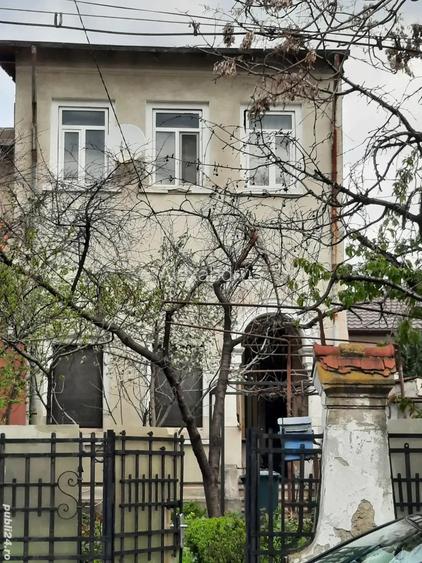 Vand casa in zona po?tei mari