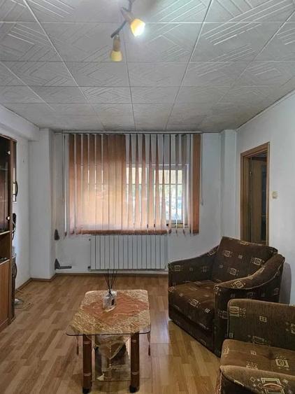 Apartament cu o camera decomandat, zona Alexandru cel Bun - 1