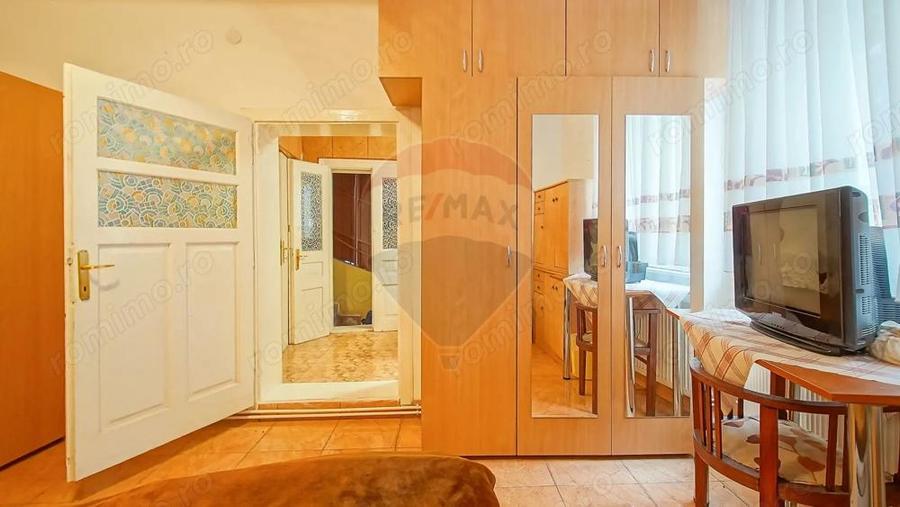 Proprietate cu 2 apartamente ?i garaj, Schei - 4