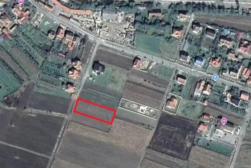 Teren de 1820 mp, în Central