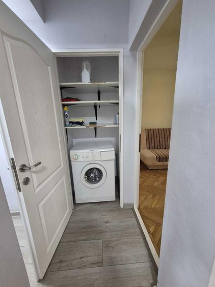 inchiriez apartament cu garaj - 3