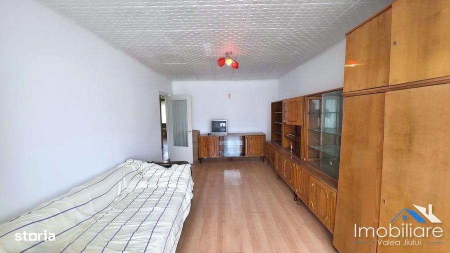 Apartament 3 camere, Vulcan, Str. Pinului, Etaj 2, 63 mp, 2 balcoane - 4