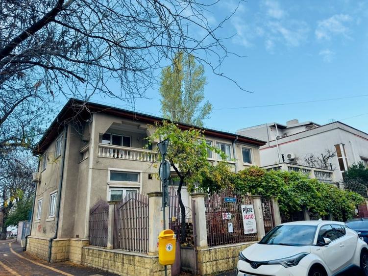 Casa individuala  S+P+1 –242 mp, potential rezidential/comercial, zona Viilor - 1