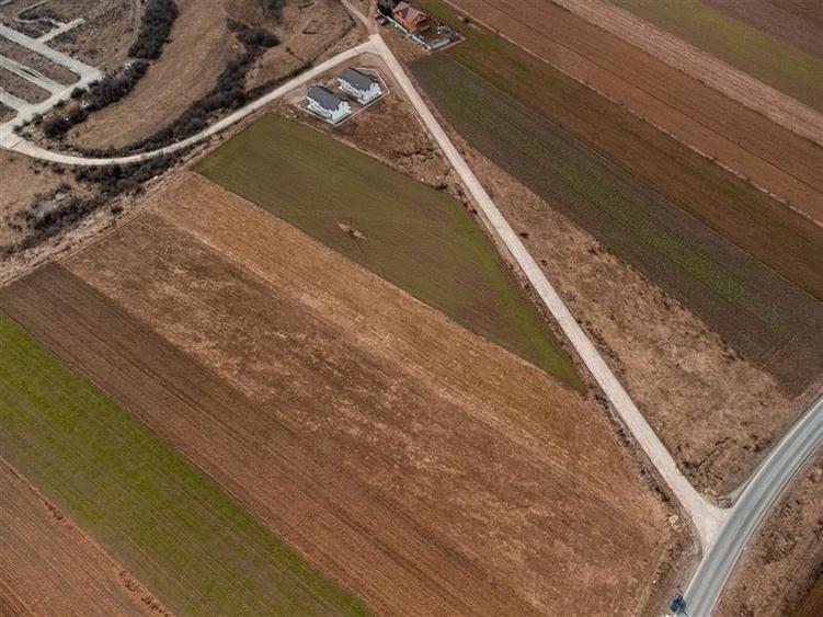 Film! Potrivit pentru edificarea caselor/ plasament, 5.500 mp, Tarlungeni,Brasov - 4