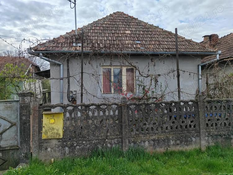 De vanzare doua case parinte?ti pe acela?i teren, in Ca?eiu, jud. Cluj - 1