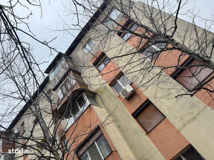 Apartament 3 camere semidecomandatandat etaj.3 - 3