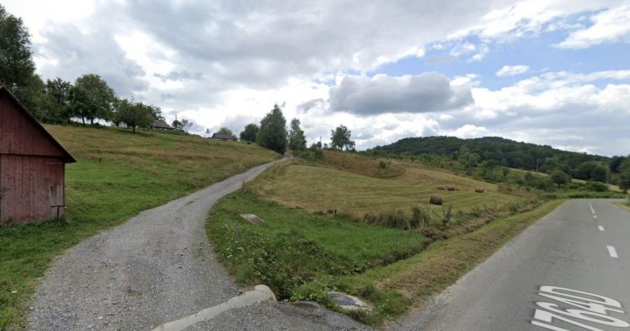 Teren Construcții intravilan de 12000 mp, în Roșia