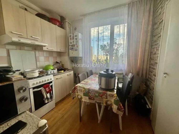 Apartament 2 camere in zona Mercur