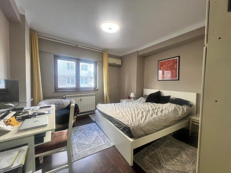 Centru apartament 3 camere renovat etajul 1 vedere stradala - 3