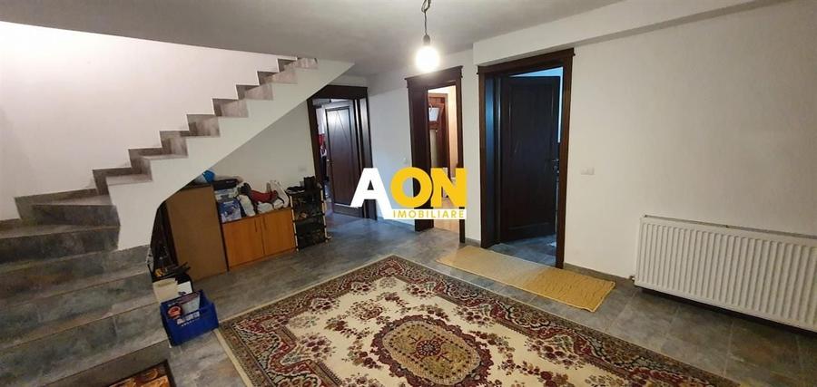 Casă individuală cu 6 camere cu Canalizare în Șard