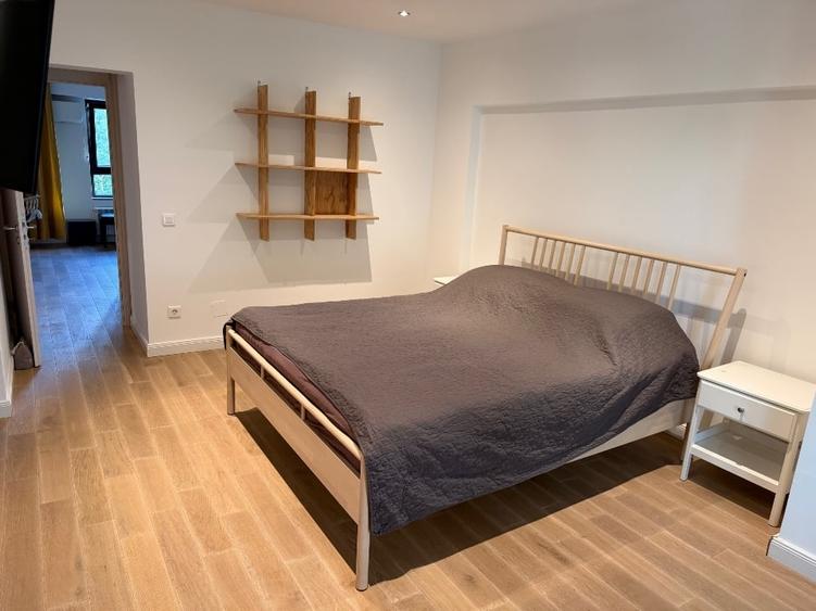 Apartament cu 3 camere circular, mobilat în Unirii