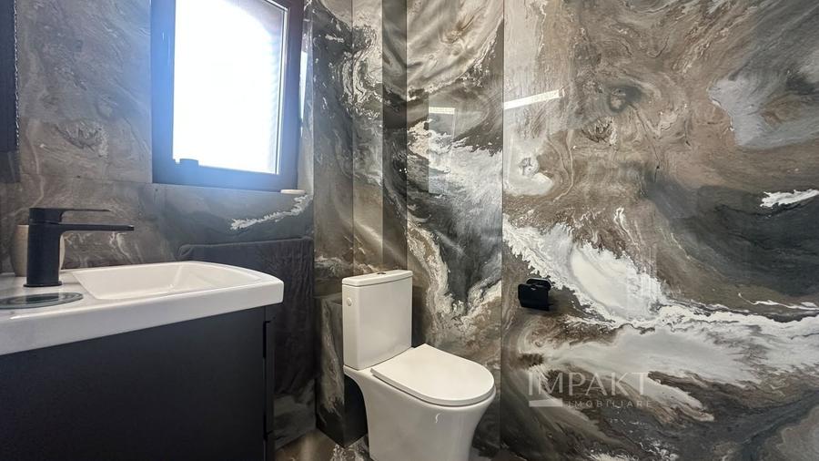 Casă individuală cu 4 camere decomandat cu Piscina în Gruia