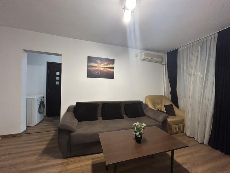 Apartament cu 2 camere semidecomandat în Berceni