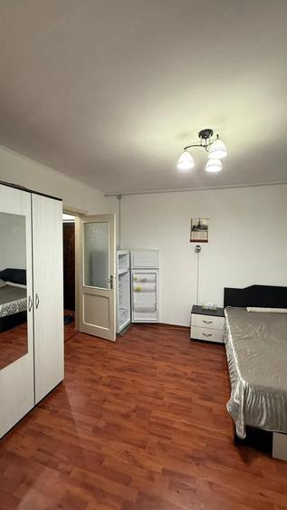 Apartament cu 2 camere decomandat în Berceni