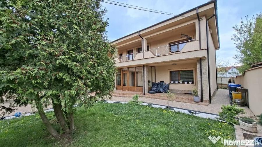 Casă cu 6 camere cu Teren 445 Mp în Nord