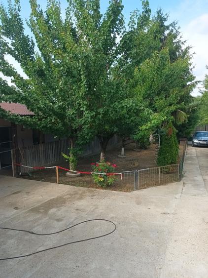 Casă cu 3 camere în Tunari