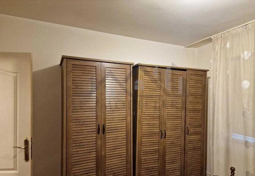 Apartament cu 3 camere decomandat în Filiași