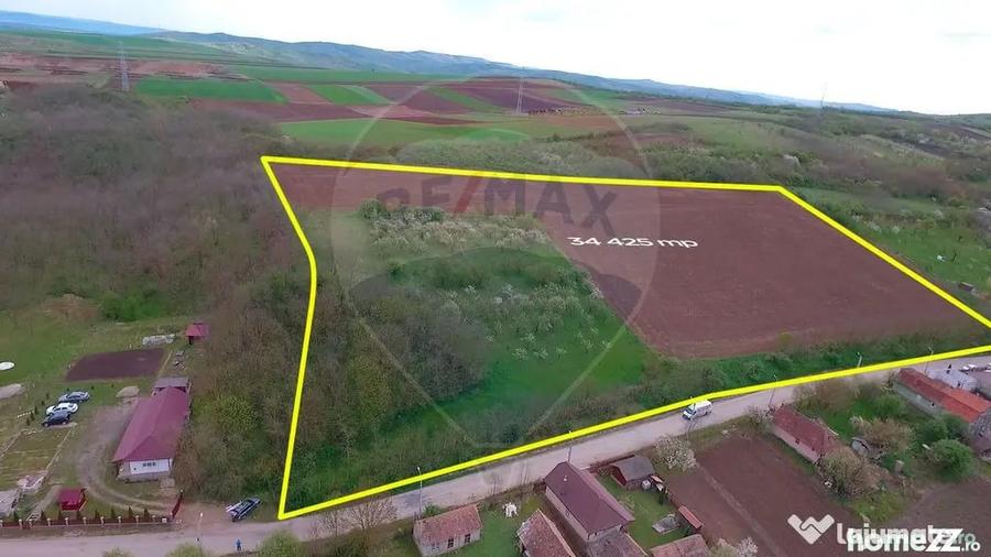 Teren de 34425 mp, în Bădeni