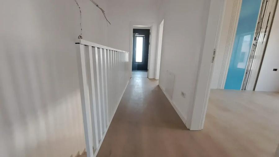 Casă cu 4 camere cu Canalizare în Titan