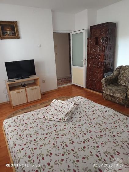 Apartament cu 3 camere decomandat, mobilat în Central