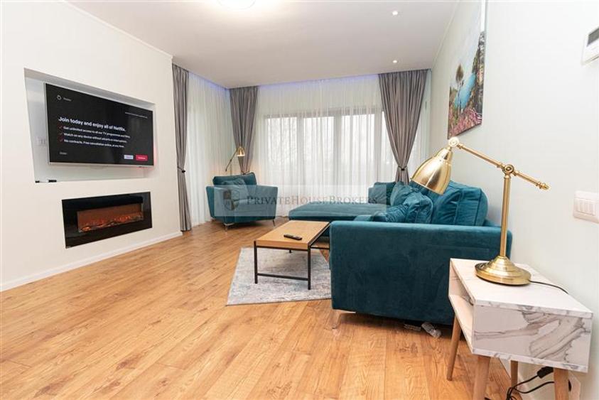Apartament cu 3 camere semidecomandat, mobilat în Pipera