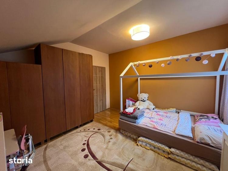 Casă cu 4 camere cu Teren 480 Mp în Borhanci