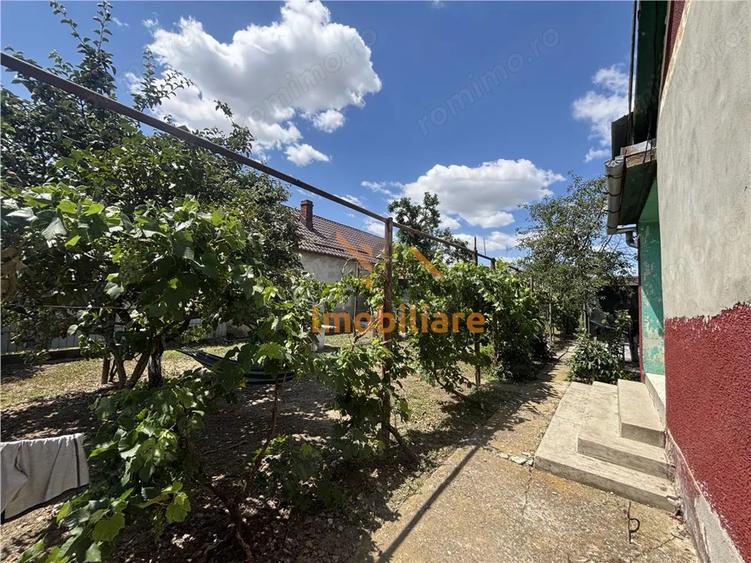Casă cu 3 camere cu Teren 1654 Mp în Cefa