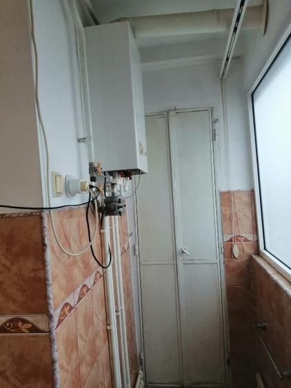 Apartament cu 3 camere decomandat în Călărași