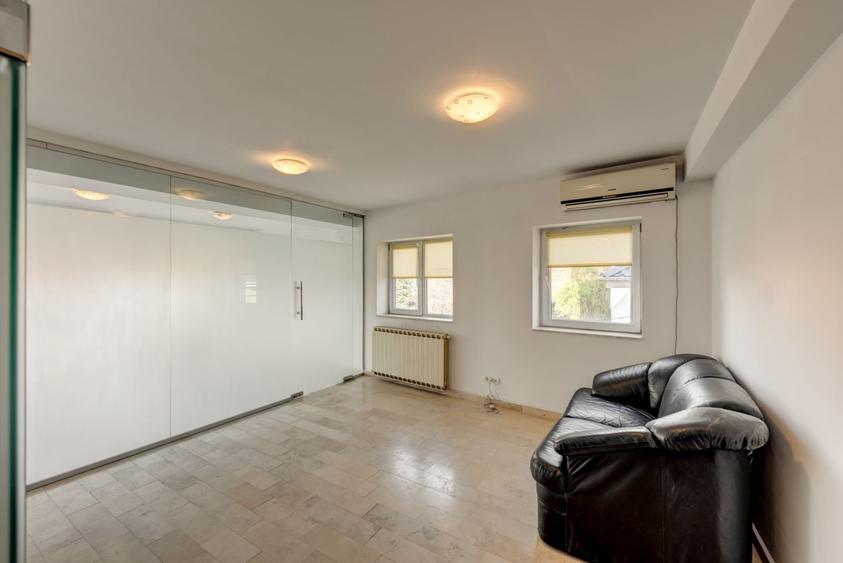 Apartament cu 3 camere decomandat, mobilat în Drumul Sării