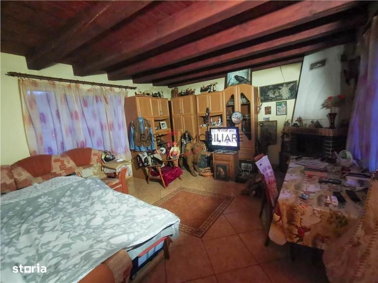Casă cu 3 camere în Curteni