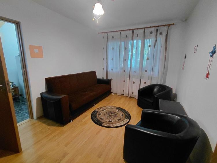 Apartament cu 2 camere semidecomandat în Micro 40