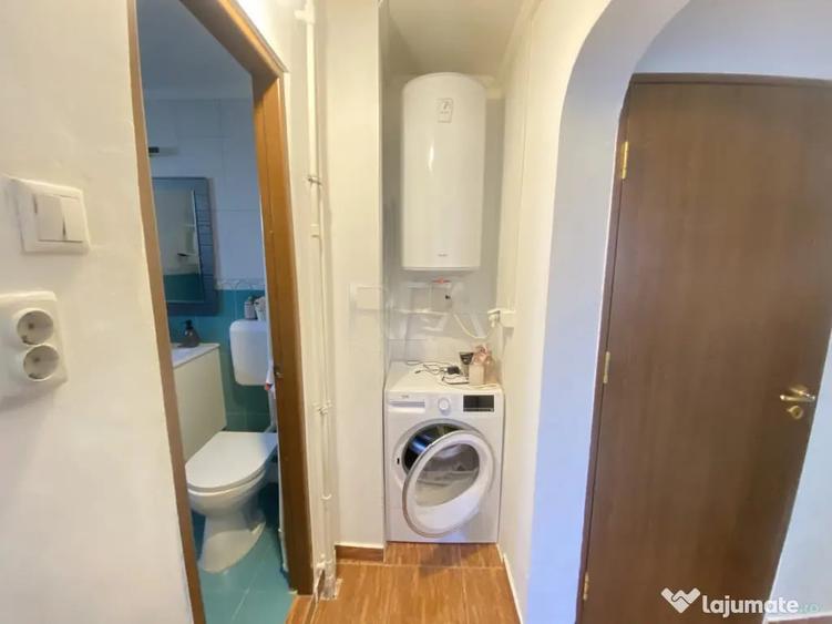 Apartament cu 3 camere decomandat în Mărgeanului