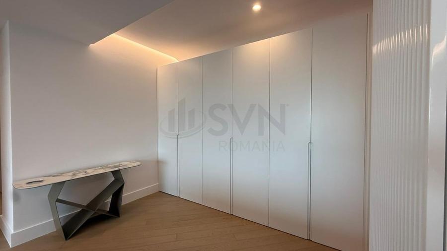 Apartament cu 3 camere semidecomandat în Iancu Nicolae