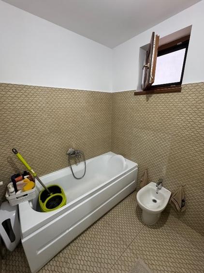Apartament cu 2 camere decomandat, mobilat în Calea Romanului