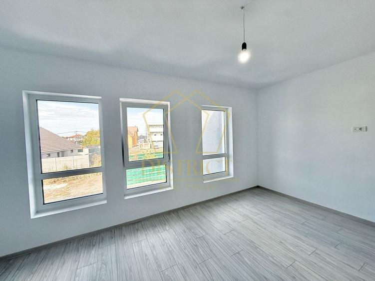 Duplex cu 4 camere cu Canalizare în Săcălaz
