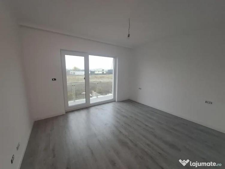 Casă cu 5 camere cu Teren 40 Mp în Gai
