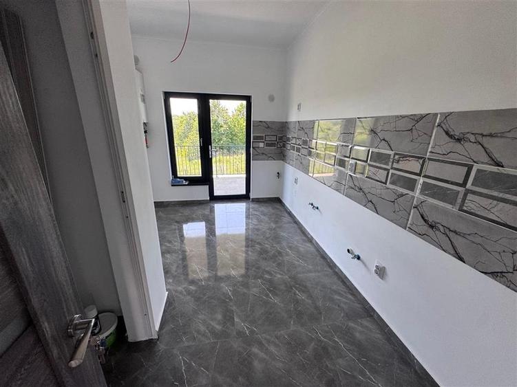 Casa Superba 4 camere cu 2 bai beci terasa Valea Adanca - 10