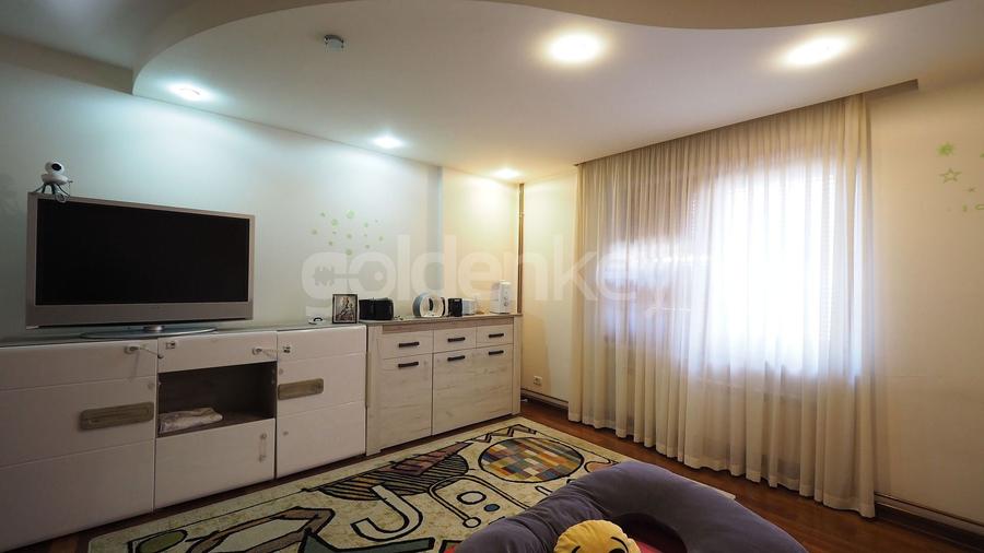 Vila cu 9 camere, 5 bai | D+P+1+M | 416mp teren - 19