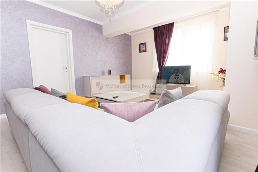 Apartament cu 2 camere semidecomandat, mobilat în Pipera
