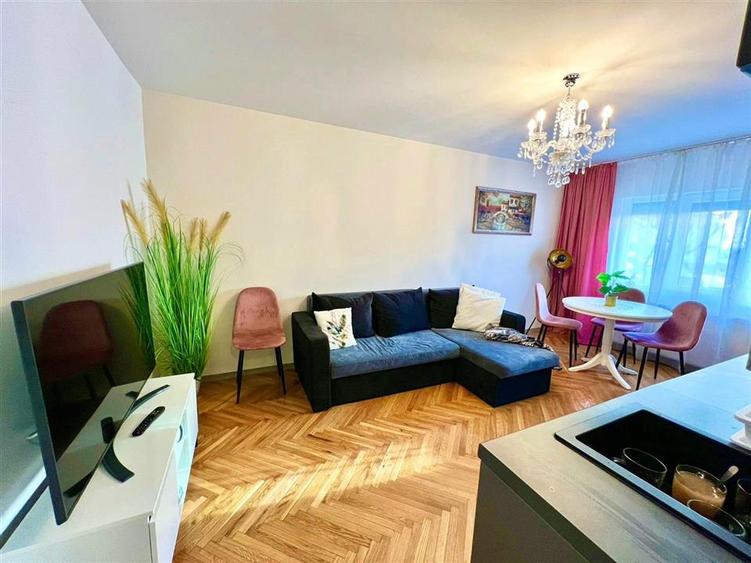 Apartament cu 3 camere decomandat în Rogerius