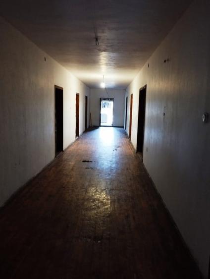 SE VINDE CASA FOARTE SPATIOASA CU TEREN 1200 MP IN LOCALITATEA CALUGARENI GR - 4