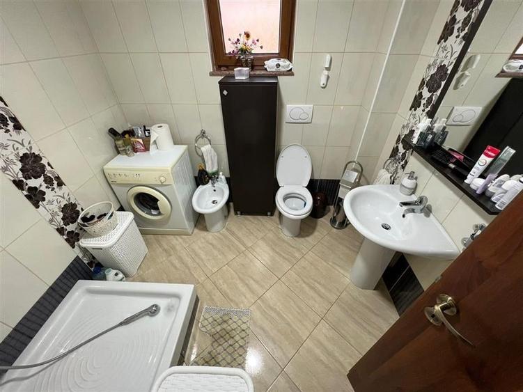 Casa P+1 de vanzare in Vanatori ! - 10