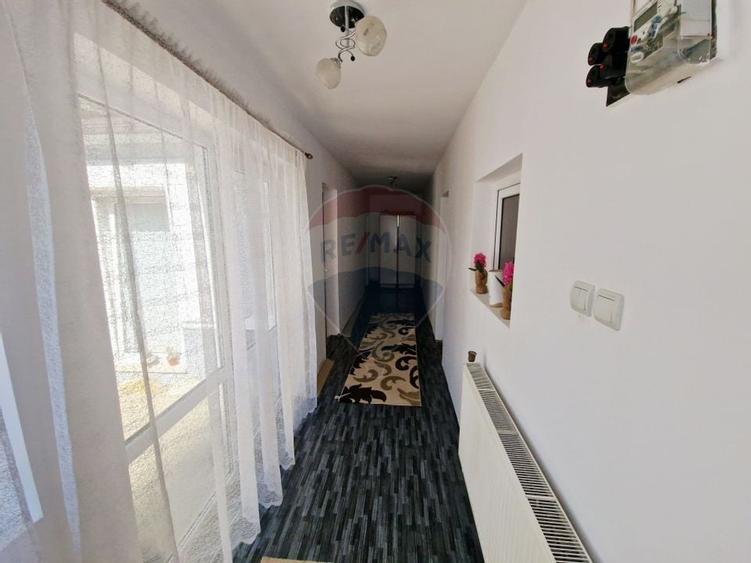 Vand sau schimb cu apartament  2 sau 3 camere si diferenta - 12