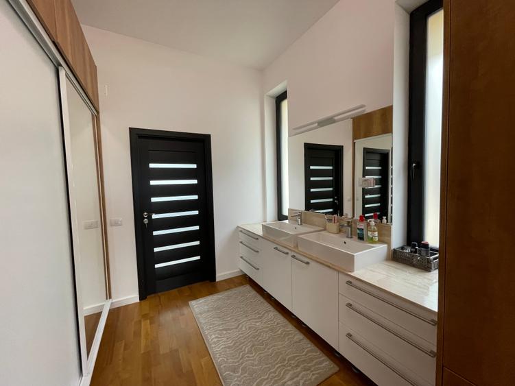 Vanzare VILA la cheie 338 mp  teren 800 mp - pe malul lacului Laguna Verde - 17