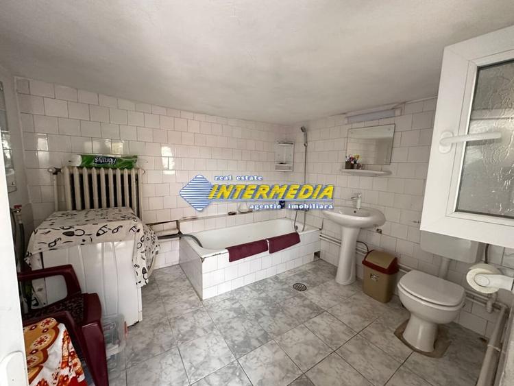 Casa 2 camere cu 920 mp teren Alba Iulia Zona HCC la asfalt toate utilitatiile - 8