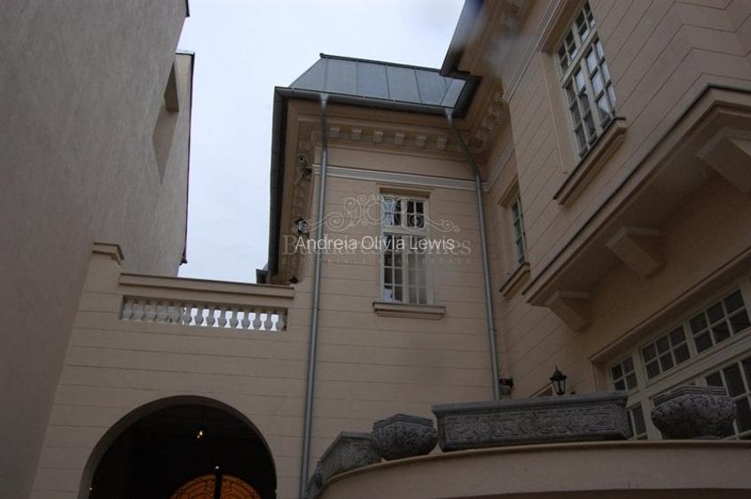 Heritage Home, Central