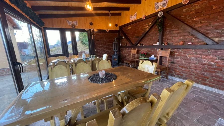 Oportunitate de investitie - pensiune de vanzare Moieciu de Jos - 9