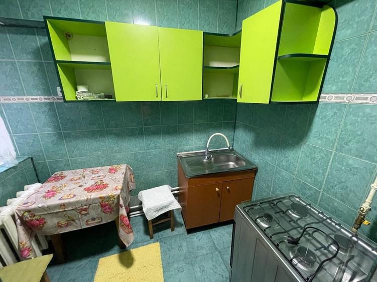 Inchiriez apartament cu 3 camere - 2